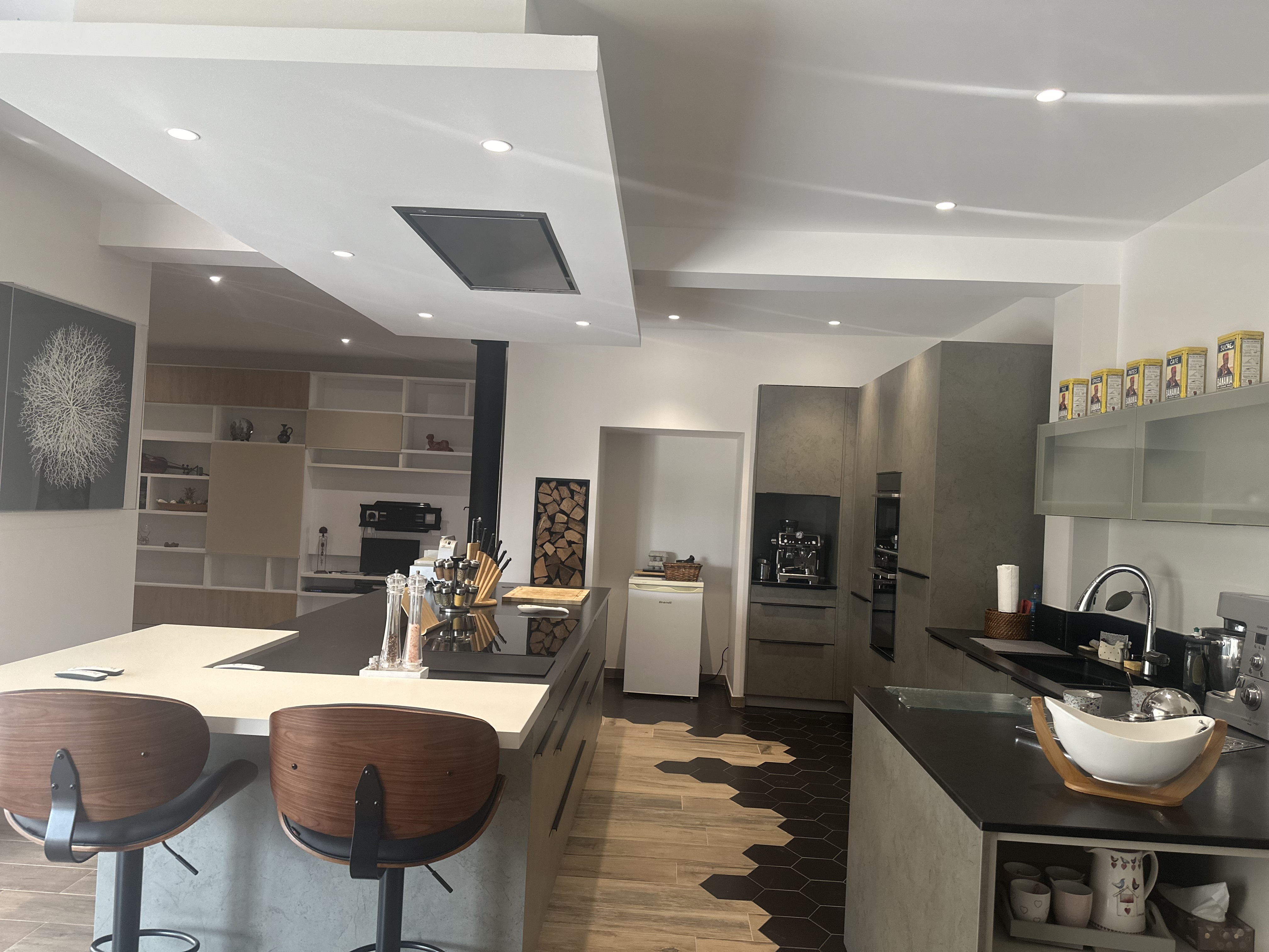 Installation électrique de cuisine moderne - Tabriz Électricité